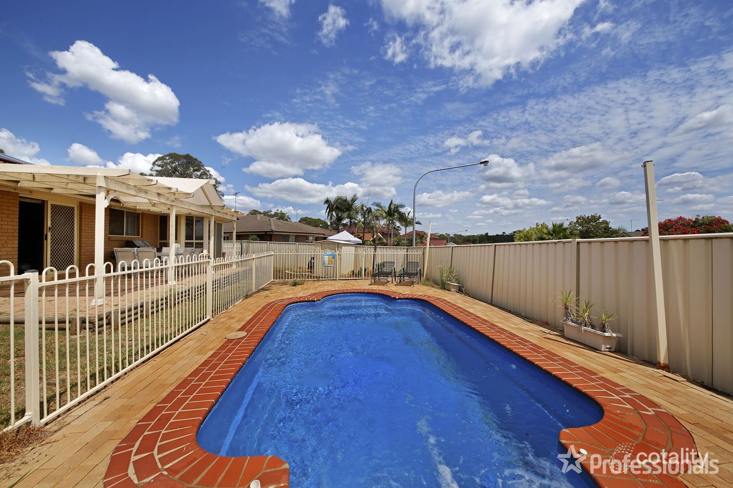 2 Dorcas Pl, Rosemeadow, NSW 2560