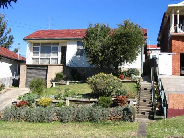 31 Beatus St, Unanderra, NSW 2526