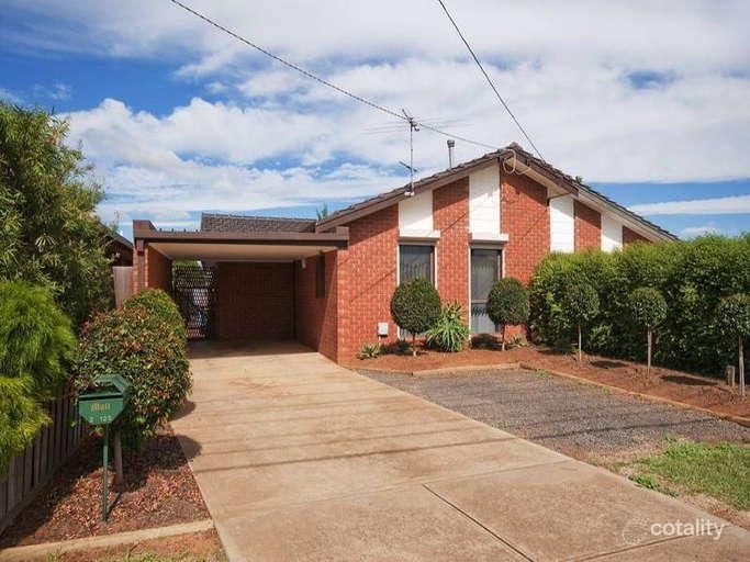 2/122 Tower Rd, Werribee, VIC 3030