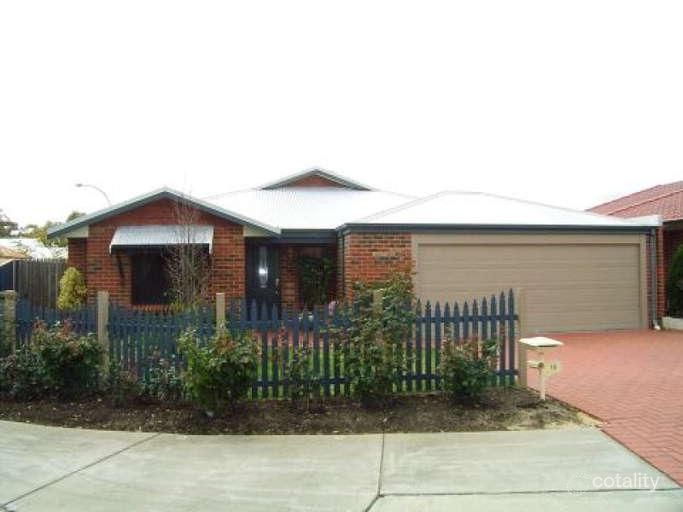 15 Cedarwood Cir, Greenwood, WA 6024