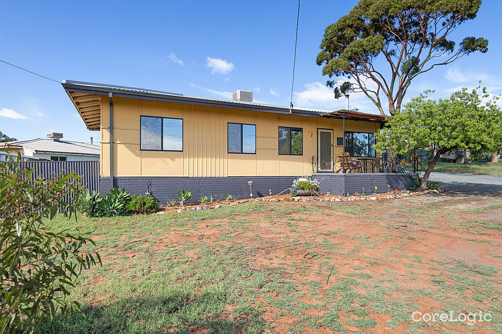 2 Serpentine Rd, Kambalda East, WA 6442
