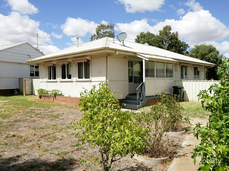 42 Mckell Ave, Mount Austin, NSW 2650
