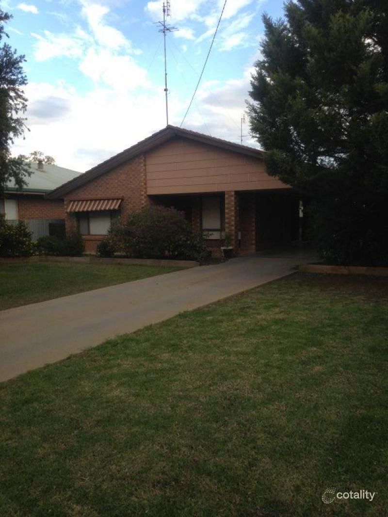 82 Coreen St, Jerilderie, NSW 2716