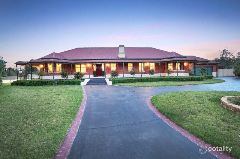 13 Casablanca Ct, Greenvale, VIC 3059