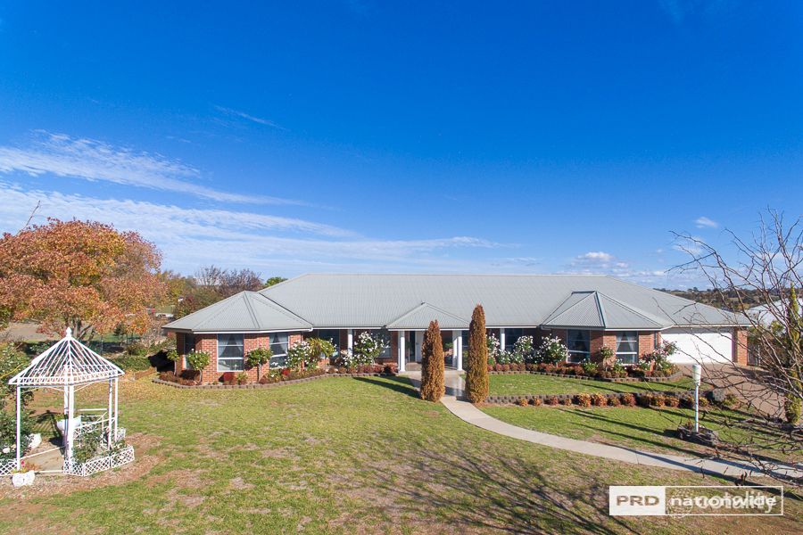 13 Daintree Cct, Moore Creek, NSW 2340