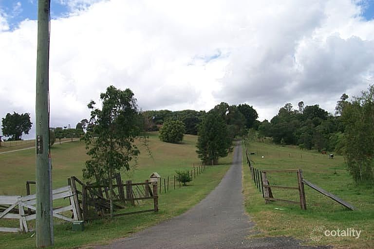 168 Moons Lane, Brookfield, QLD 4069