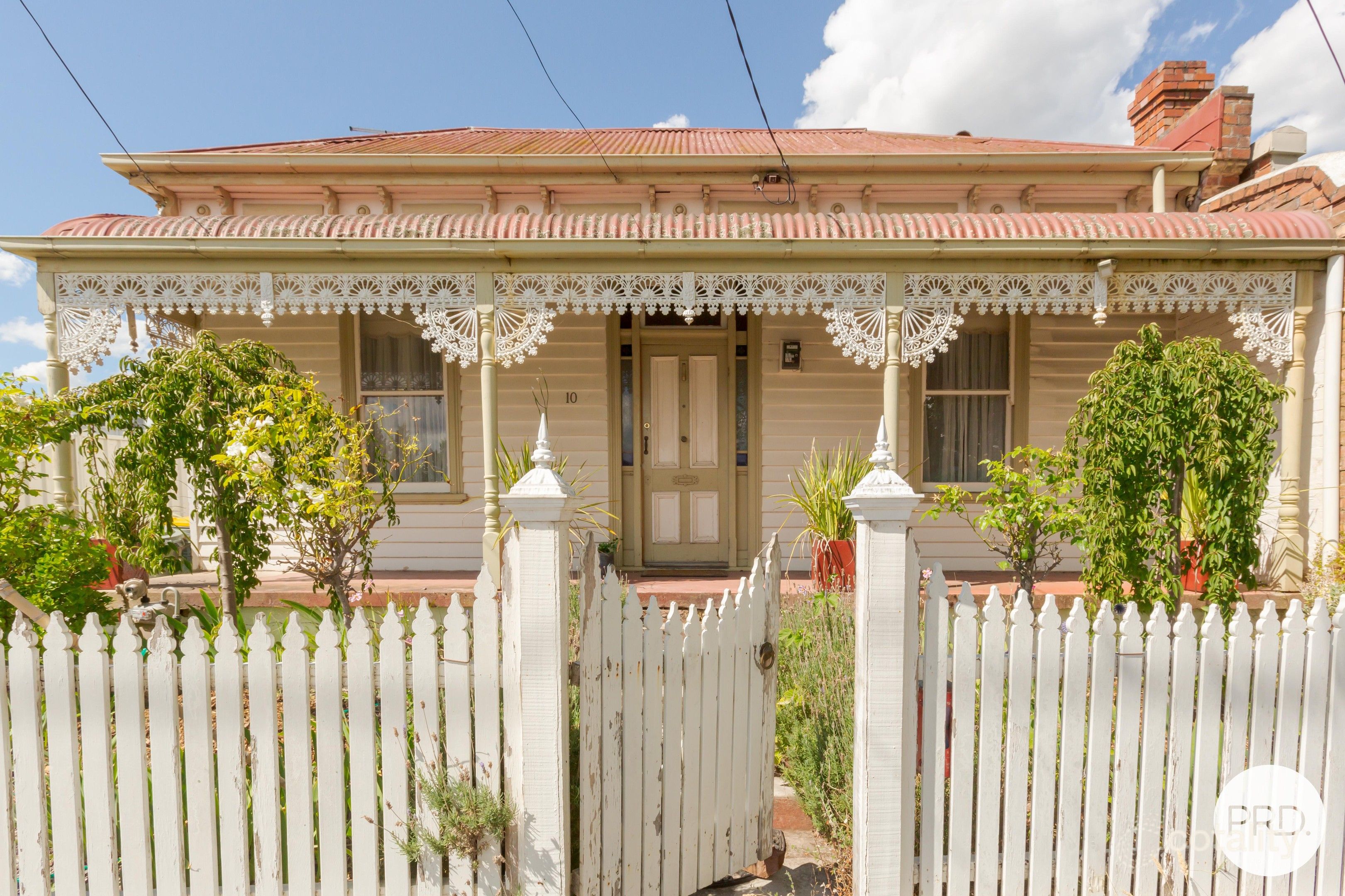 10 Doveton Cres, Soldiers Hill, VIC 3350