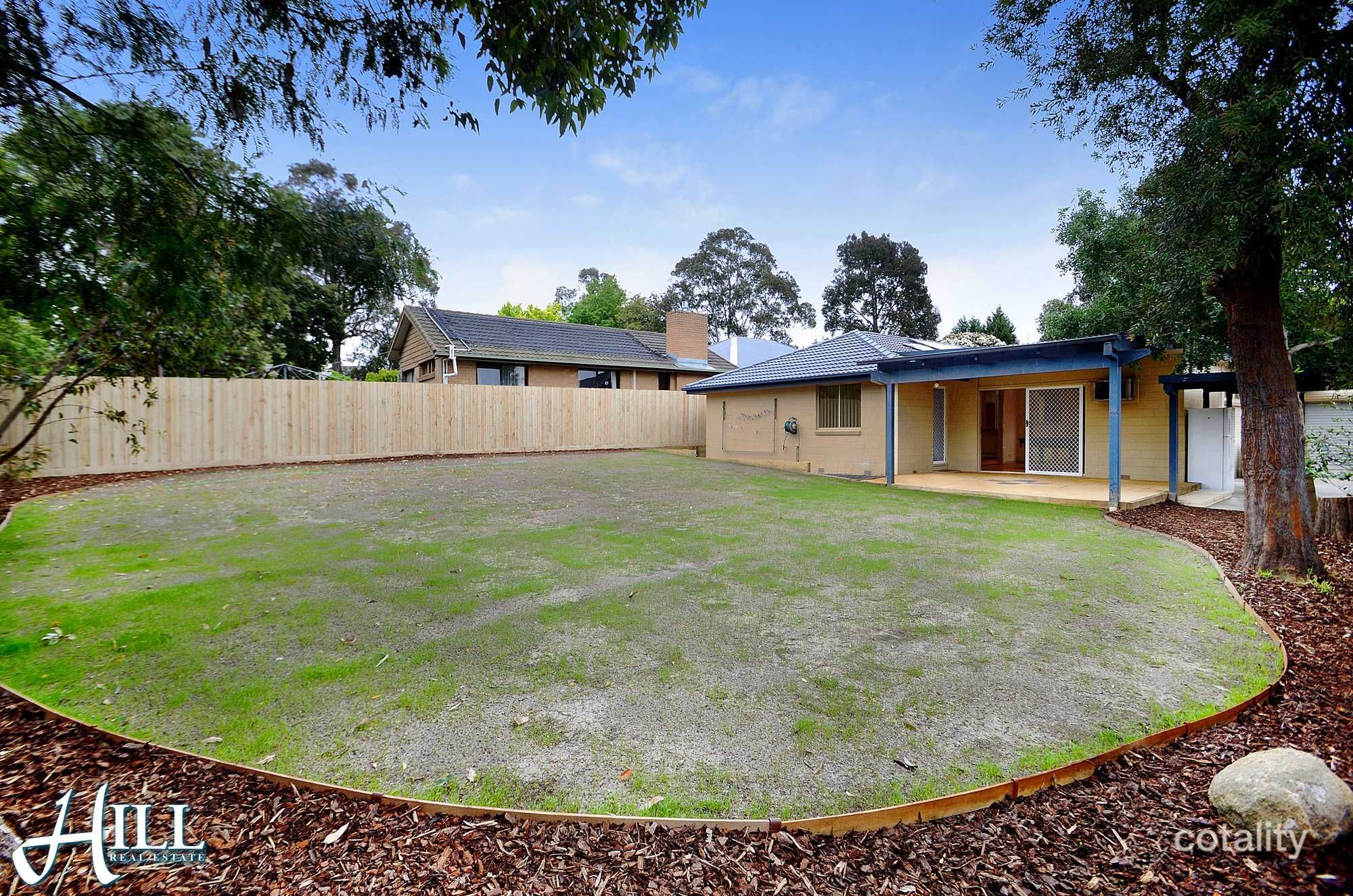 15 Maidstone Pl, Ferntree Gully, VIC 3156