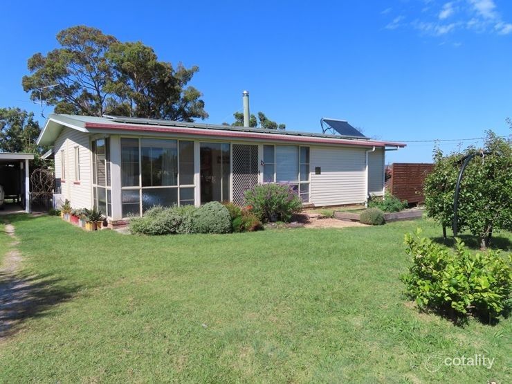 61 College Rd, Stanthorpe, QLD 4380