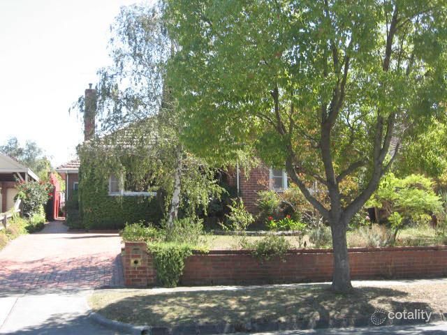 29 Bennett Pde, Kew East, VIC 3102