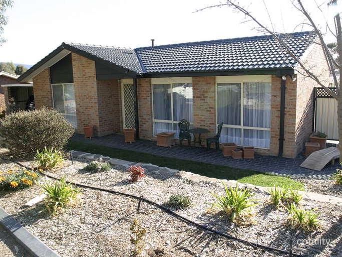 6 Adcock Pl, Banks, ACT 2906