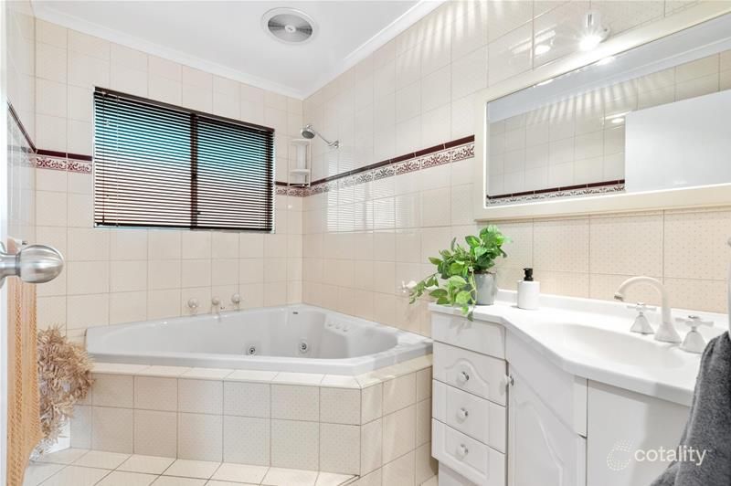 108 Hamilton Rd, Fairview Park, SA 5126