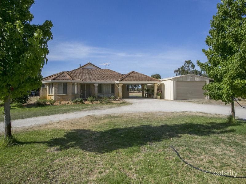 28 Country Dr, Oakford, WA 6121