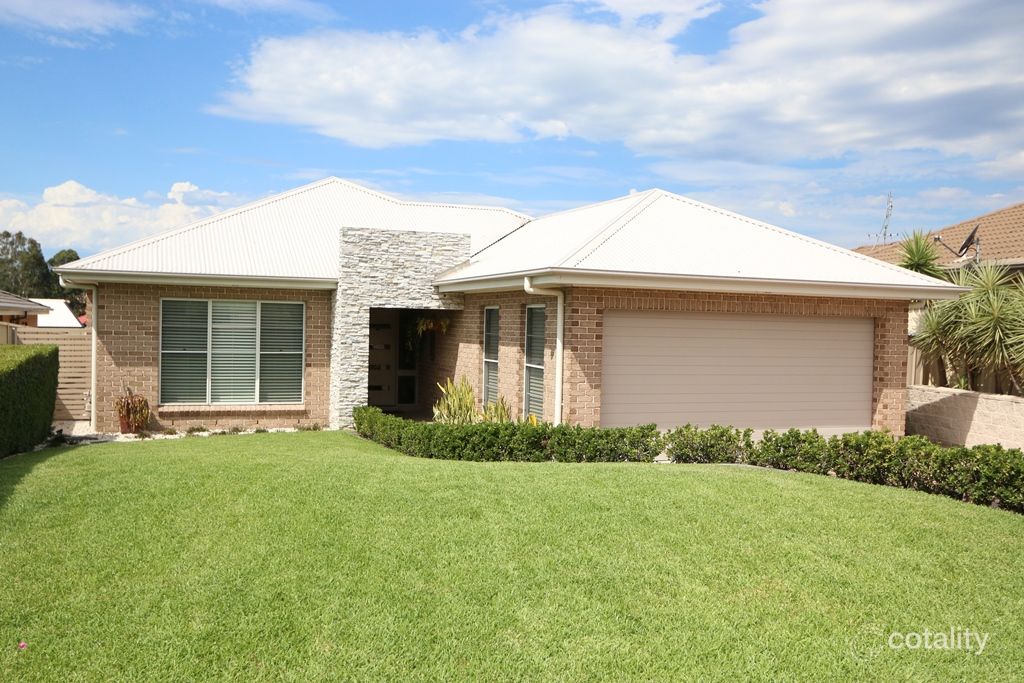 5 Carnarvon Cct, East Maitland, NSW 2323