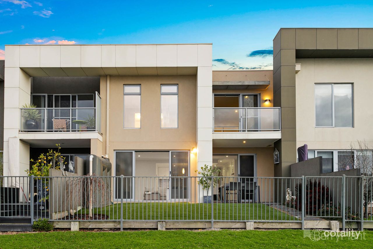 17 Albatross Dr, Pakenham, VIC 3810