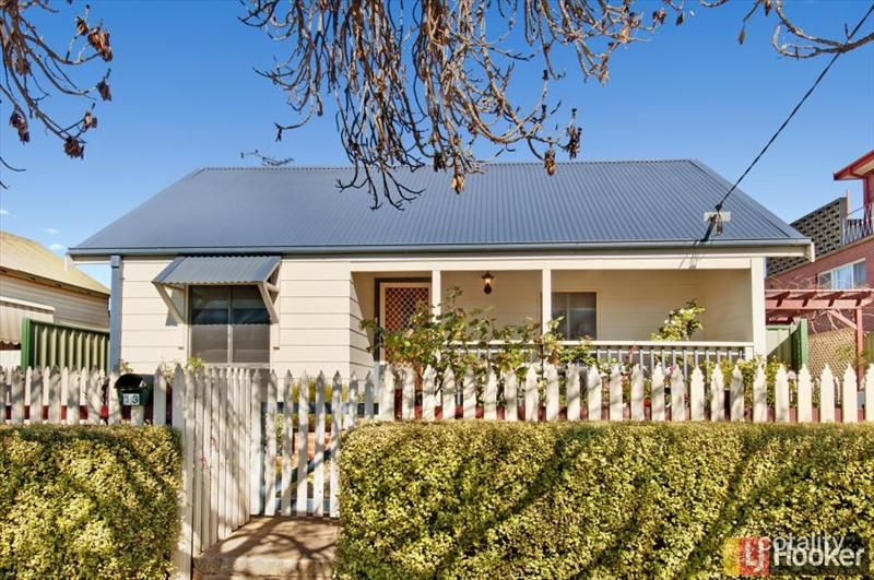 13 Derrima Rd, Queanbeyan, NSW 2620