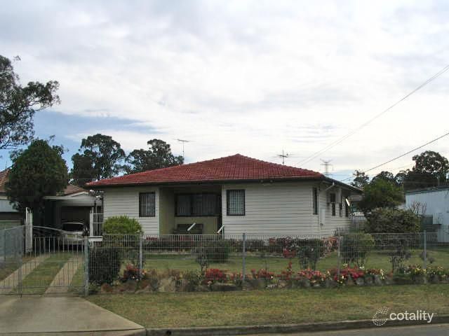 17 Palau Cres, Lethbridge Park, NSW 2770