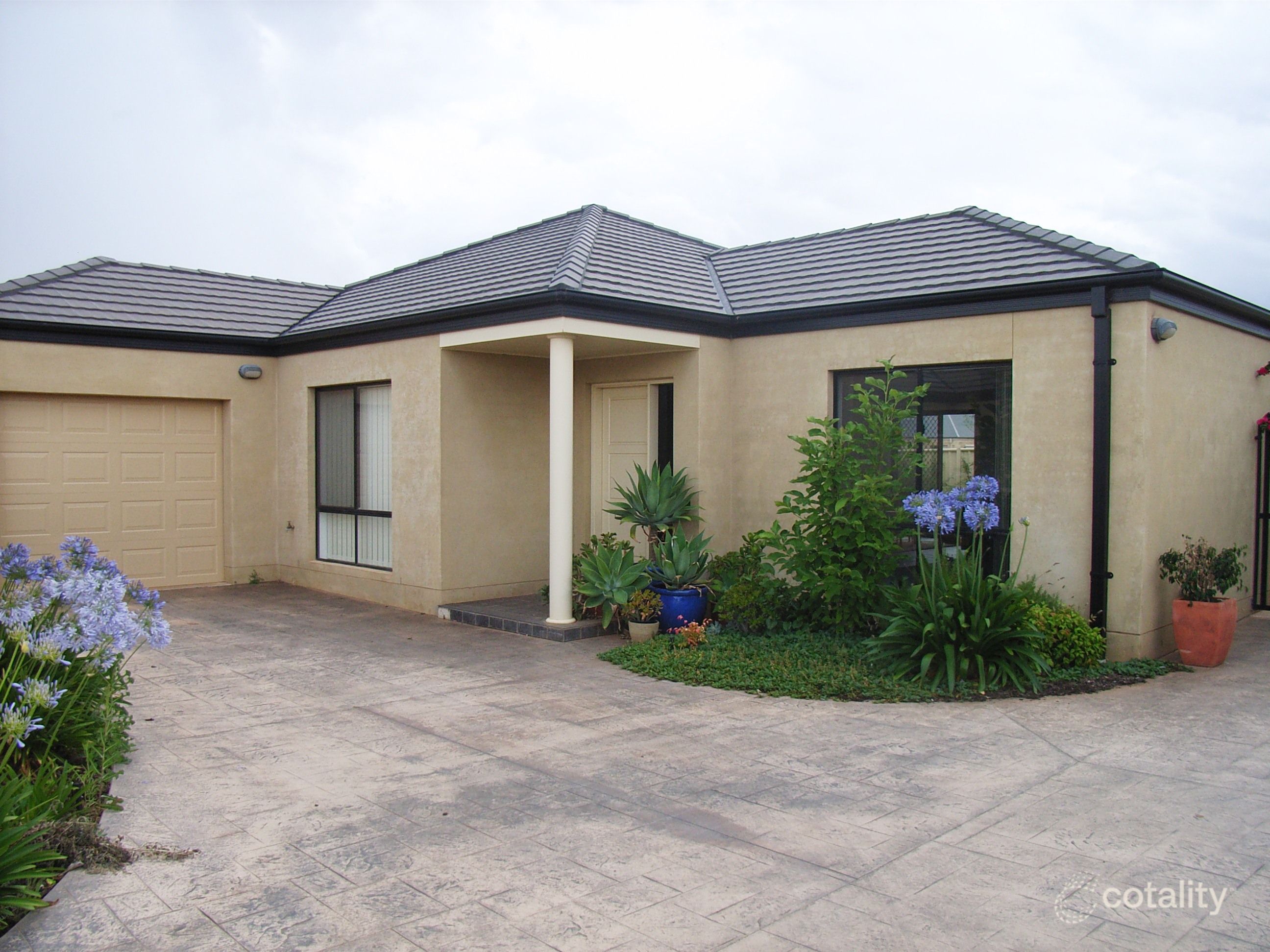 9b Mardon Pl, Griffith, NSW 2680