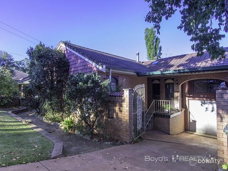 35 Wahroonga Rd, Winmalee, NSW 2777