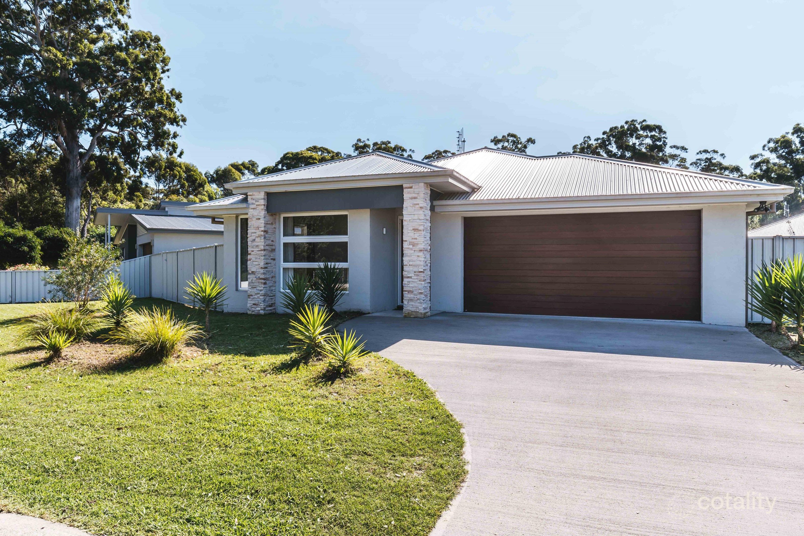 17 Martin Pl, Broulee, NSW 2537