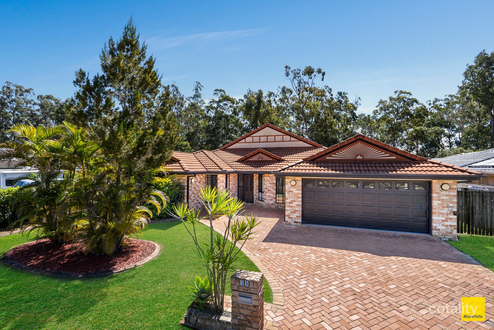 35 Pinelands Cct, Redland Bay, QLD 4165