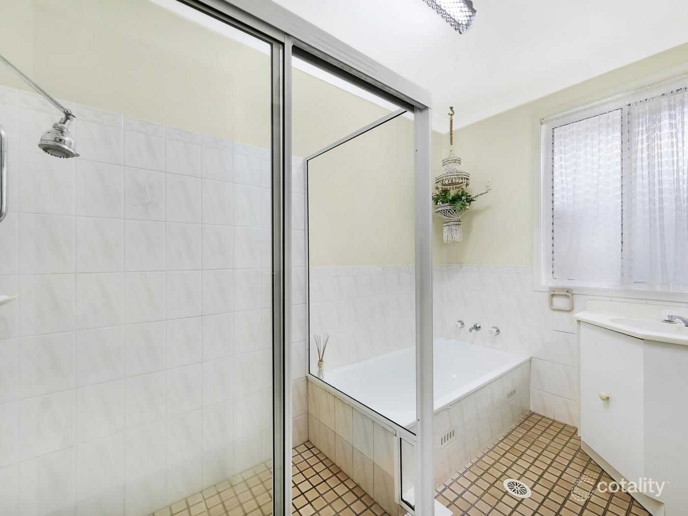 2/1 Eton Ct, Lake Haven, NSW 2263