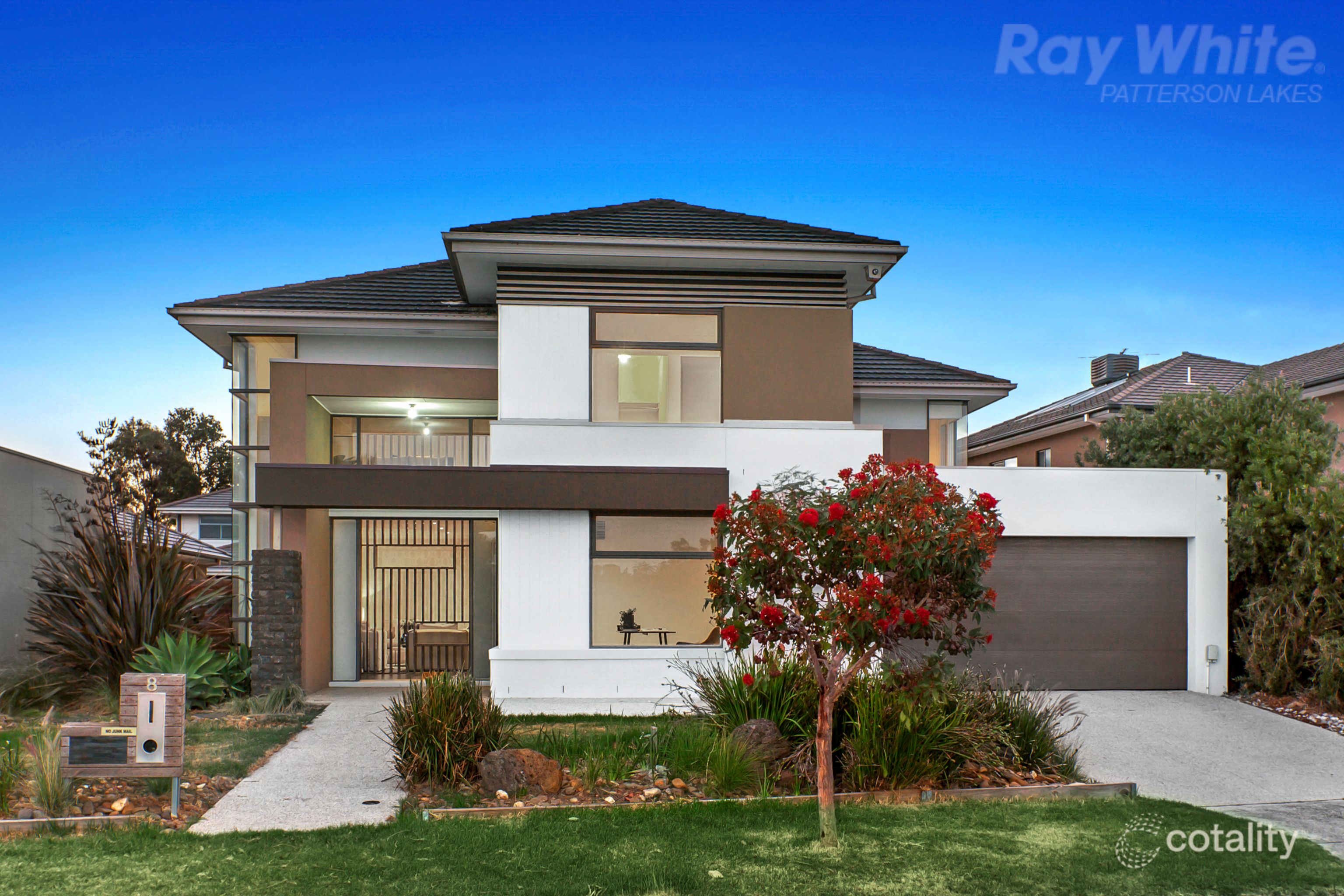 8 Black Swan Lane, Waterways, VIC 3195