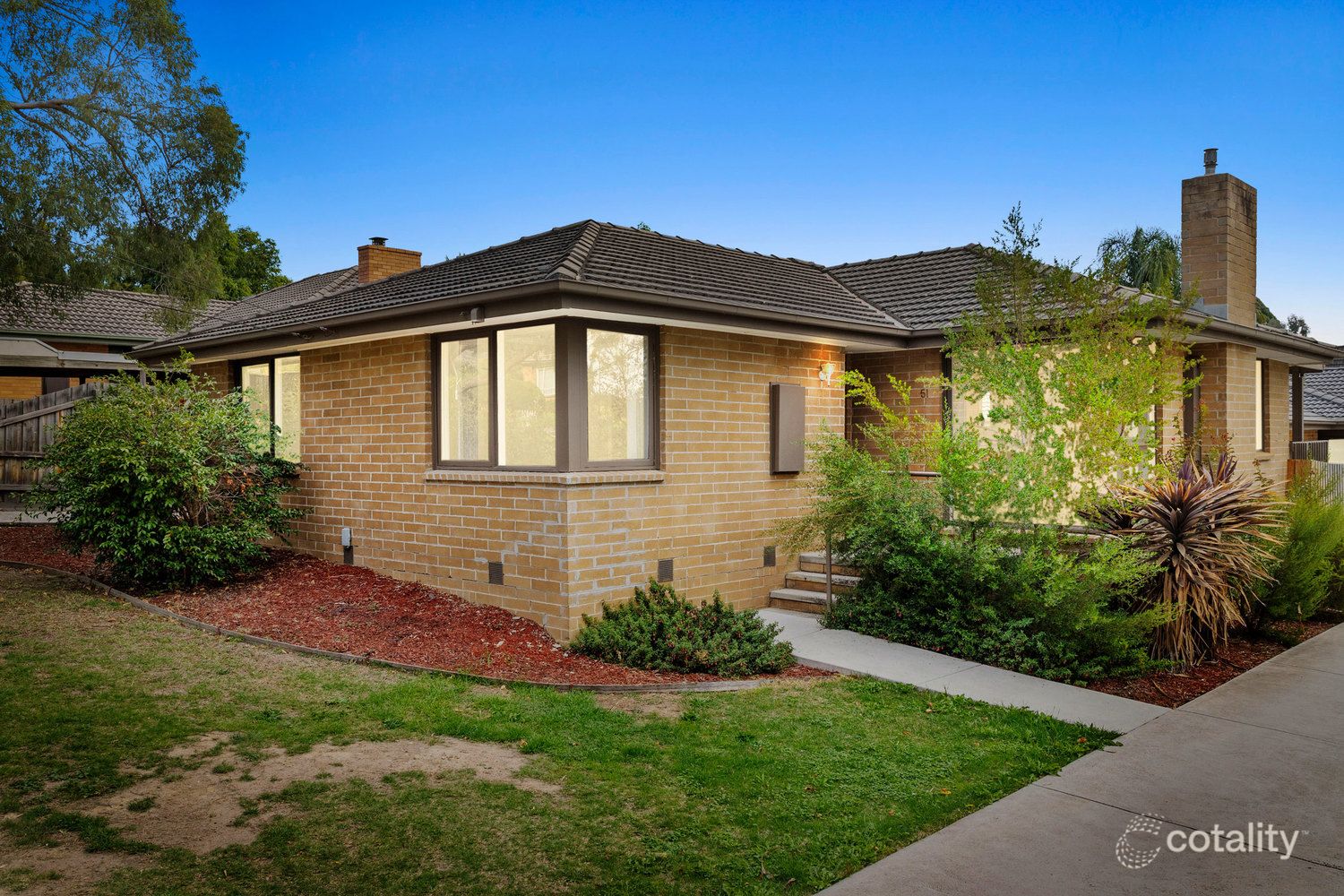 51 Longfellow Ave, Mooroolbark, VIC 3138