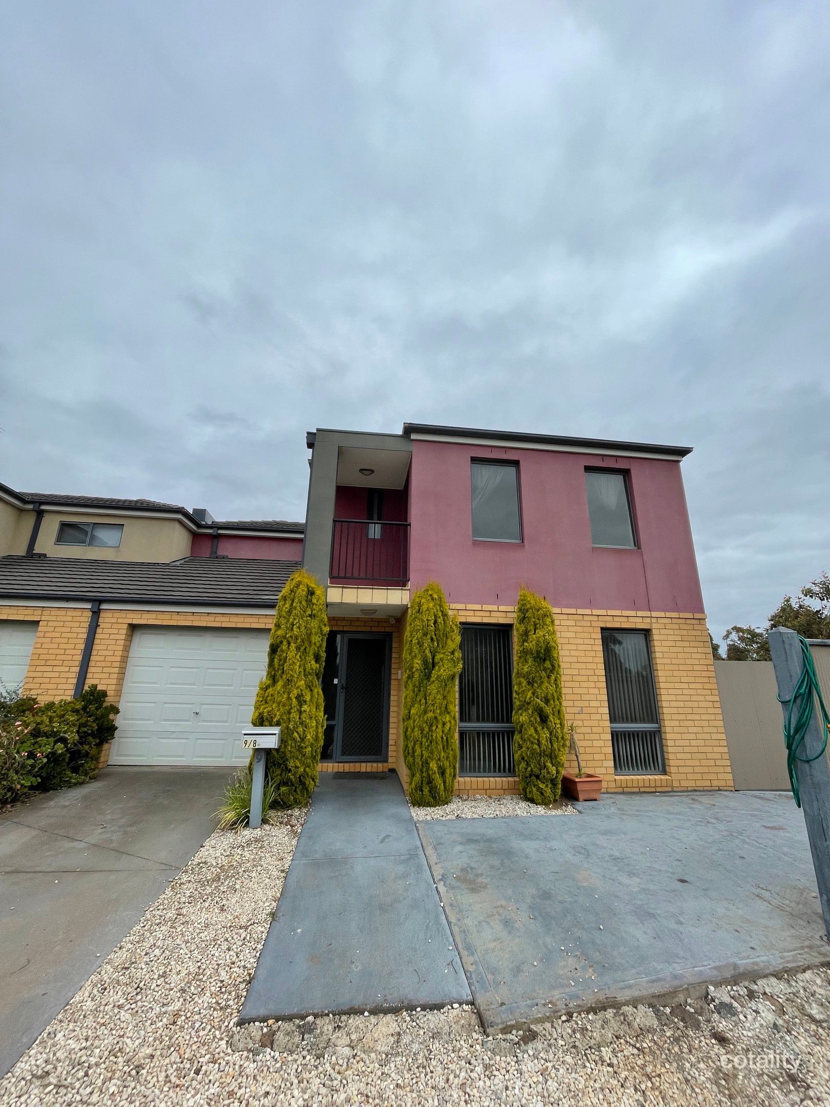 9/8 Sherdley Grn, Caroline Springs, VIC 3023