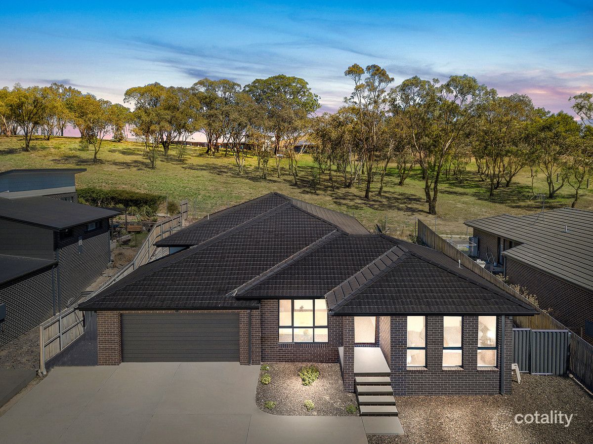 8 Slim Dusty Cct, Moncrieff, ACT 2914