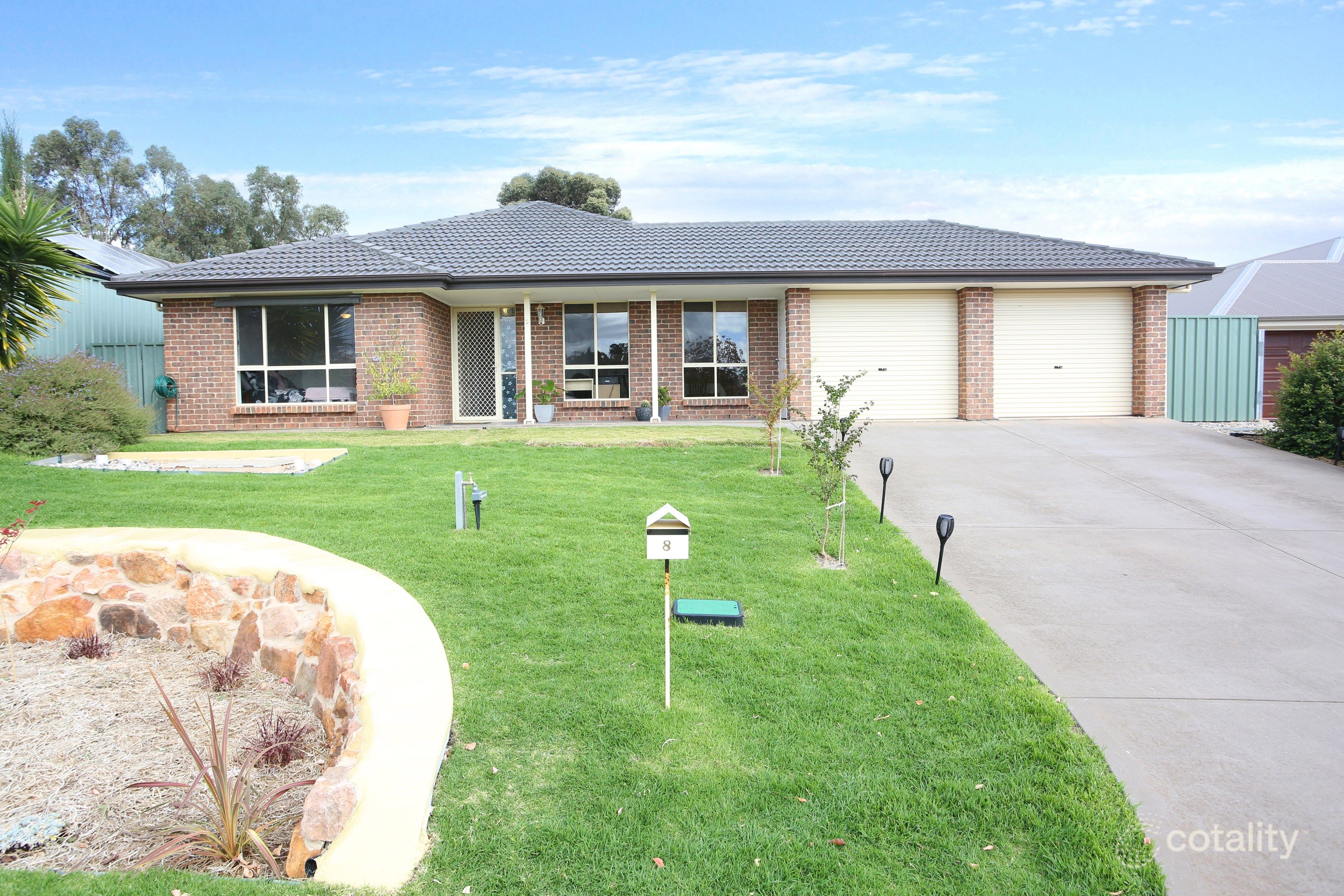 8 Tamblyn St, Clare, SA 5453