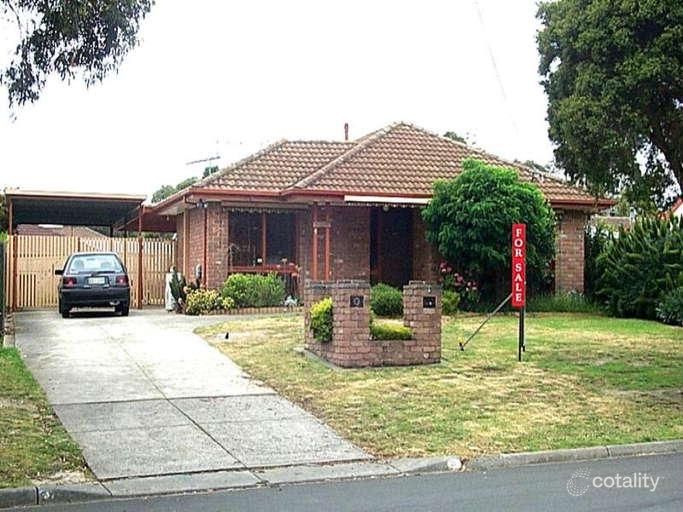 4 Lamont Cres, Cranbourne, VIC 3977