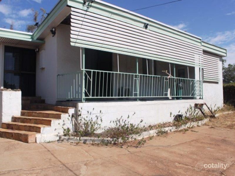 69 Deighton St, Mornington, QLD 4825