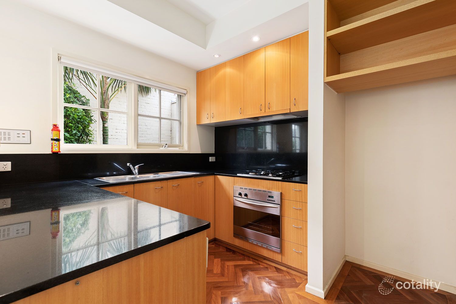 2a Narong Rd, Caulfield North, VIC 3161