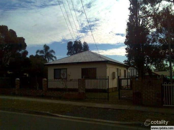 25 Valeria St, Toongabbie, NSW 2146