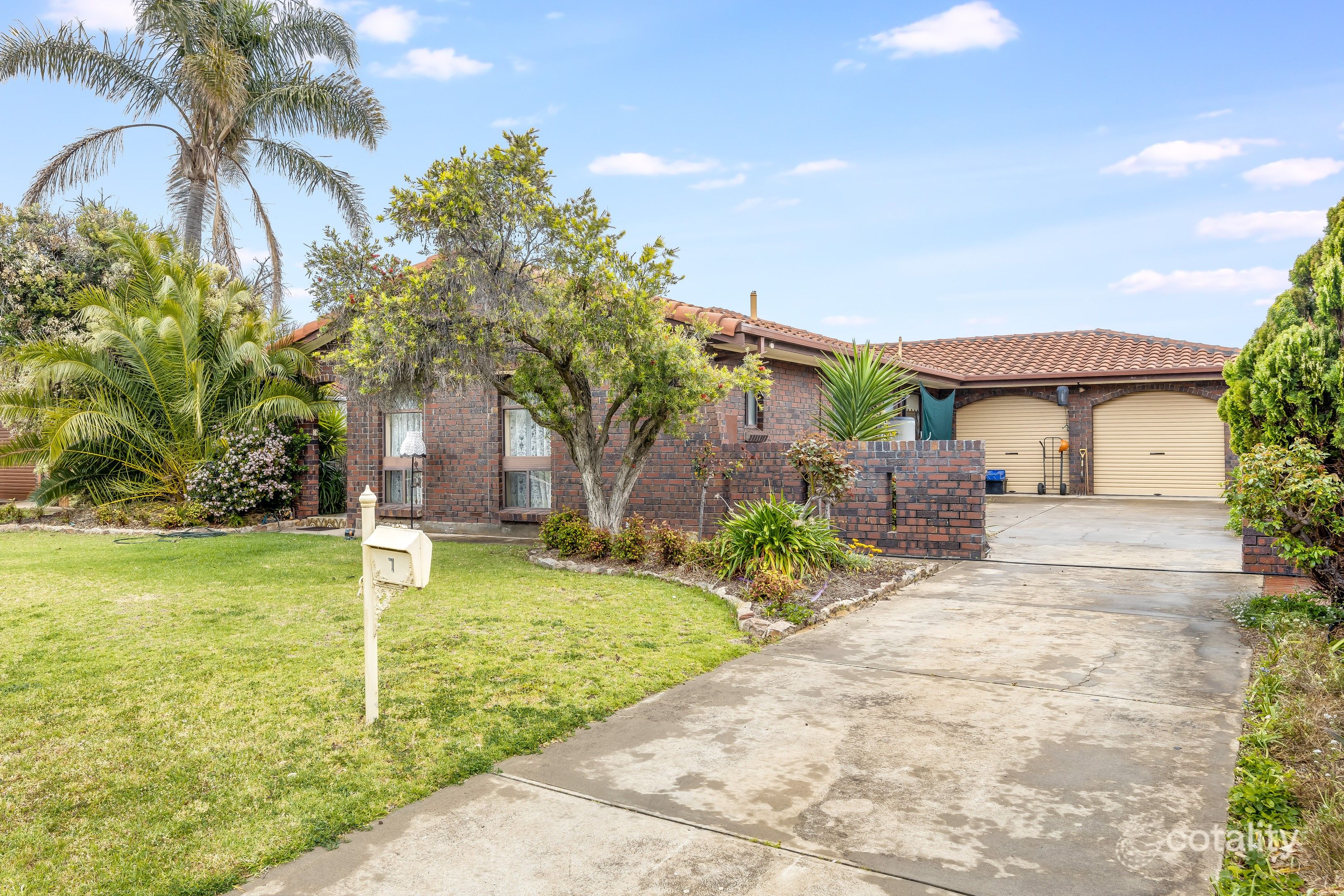 7 Frome Cres, West Lakes, SA 5021