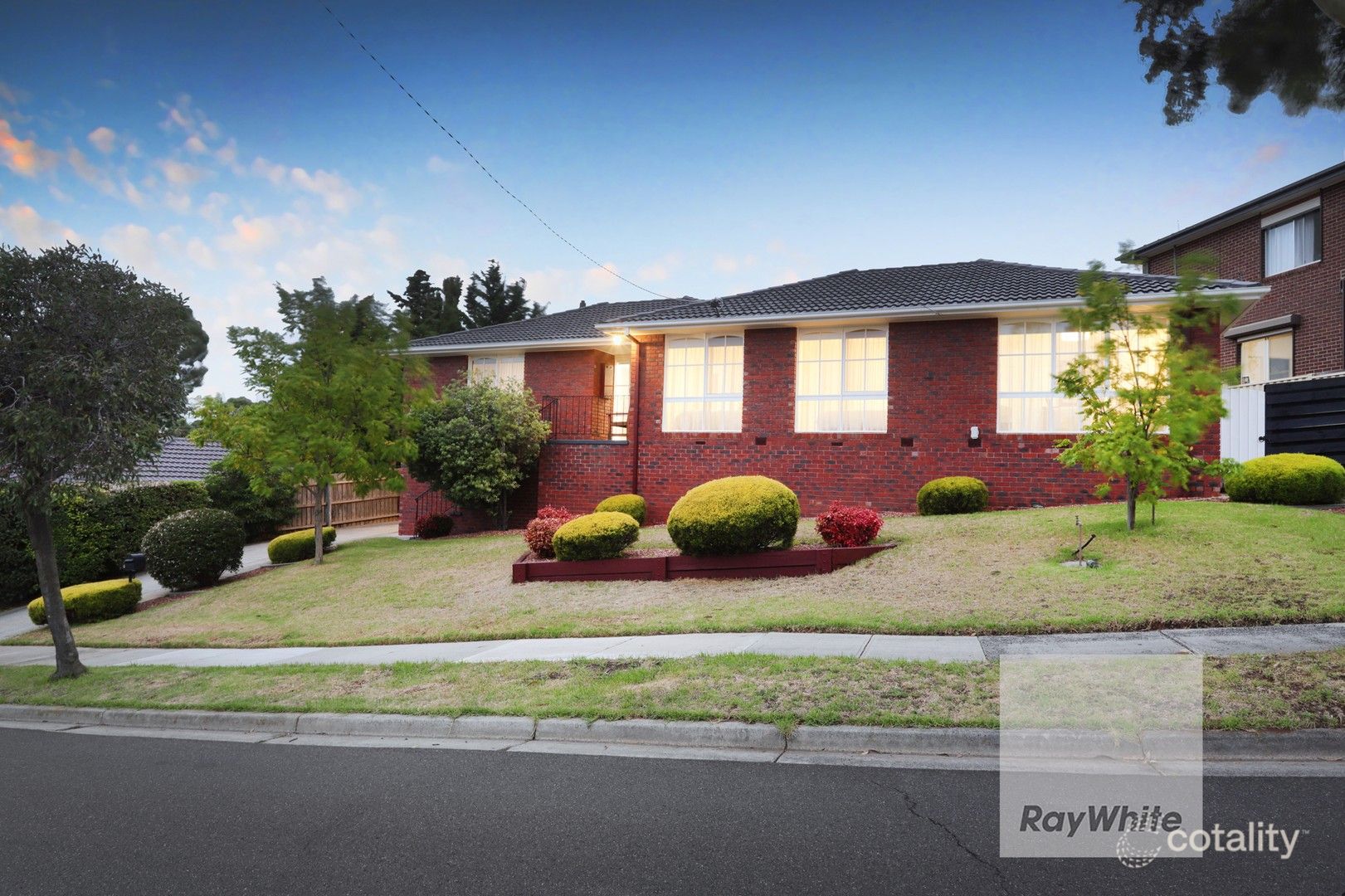 69 Clarke Dr, Gladstone Park, VIC 3043