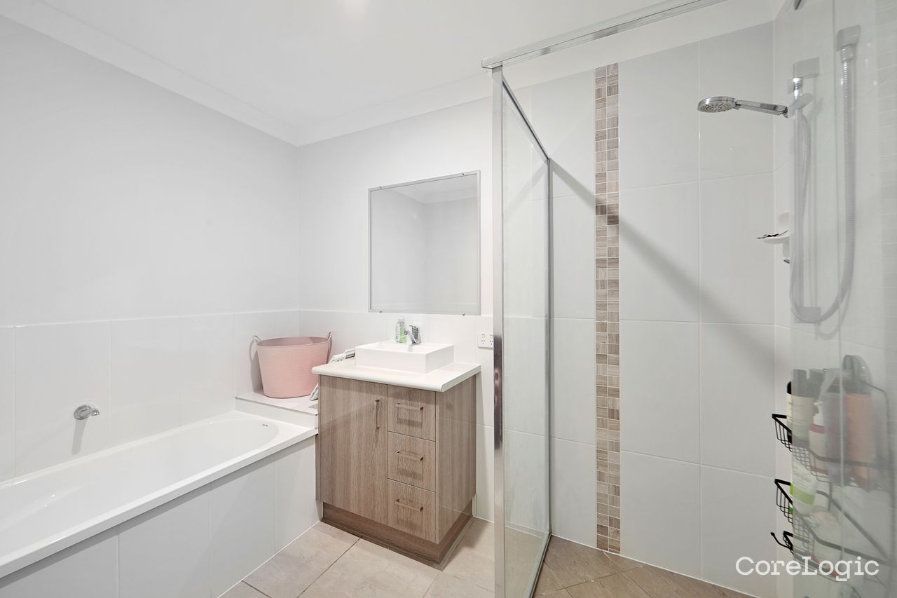 23 Sharp Cres, Branyan, QLD 4670