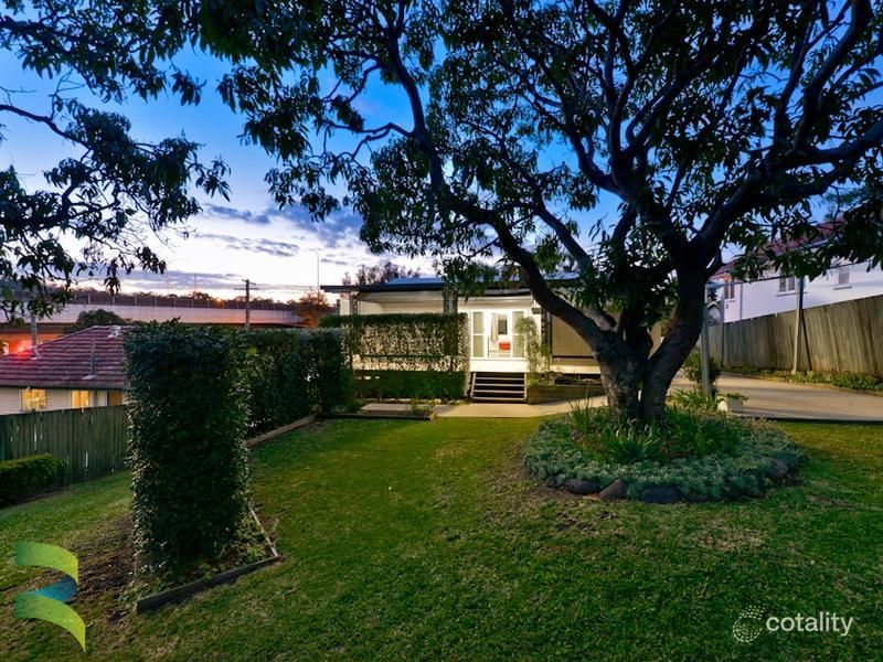 144 Marshall Rd, Holland Park West, QLD 4121