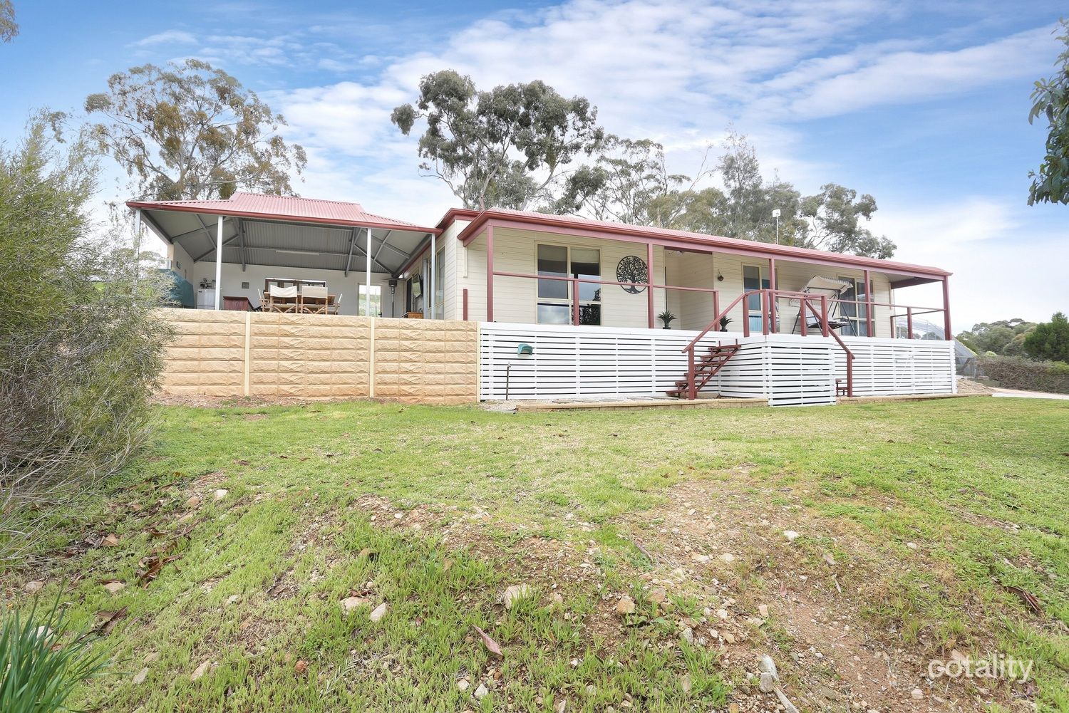 18 Blyth Rd, Clare, SA 5453