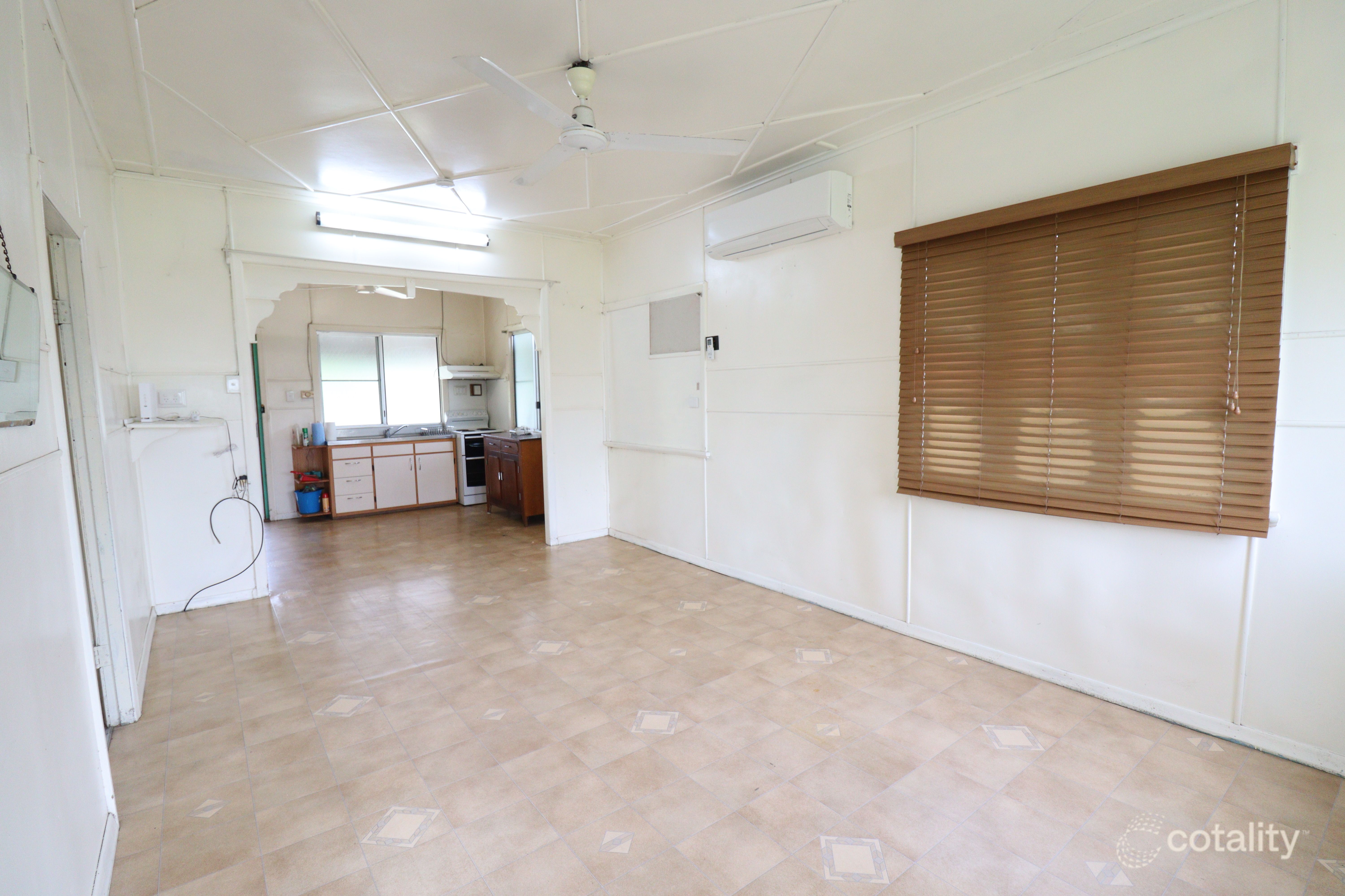8 Fourth Ave, Home Hill, QLD 4806