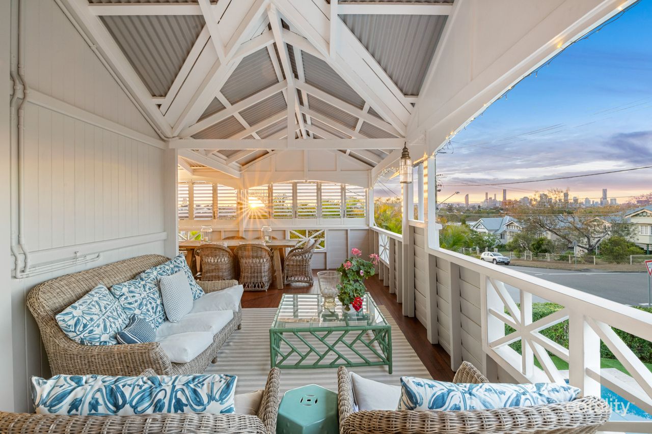 15 Hamel St, Camp Hill, QLD 4152