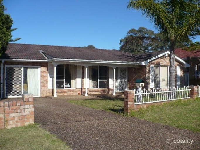 19 Hyacinth Ave, Macquarie Fields, NSW 2564