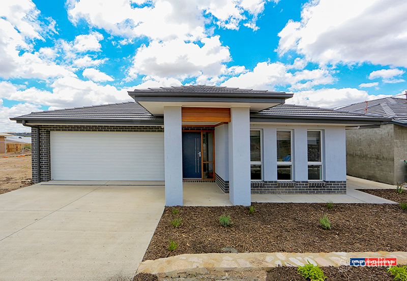6 Maranunga Cres, Crace, ACT 2911