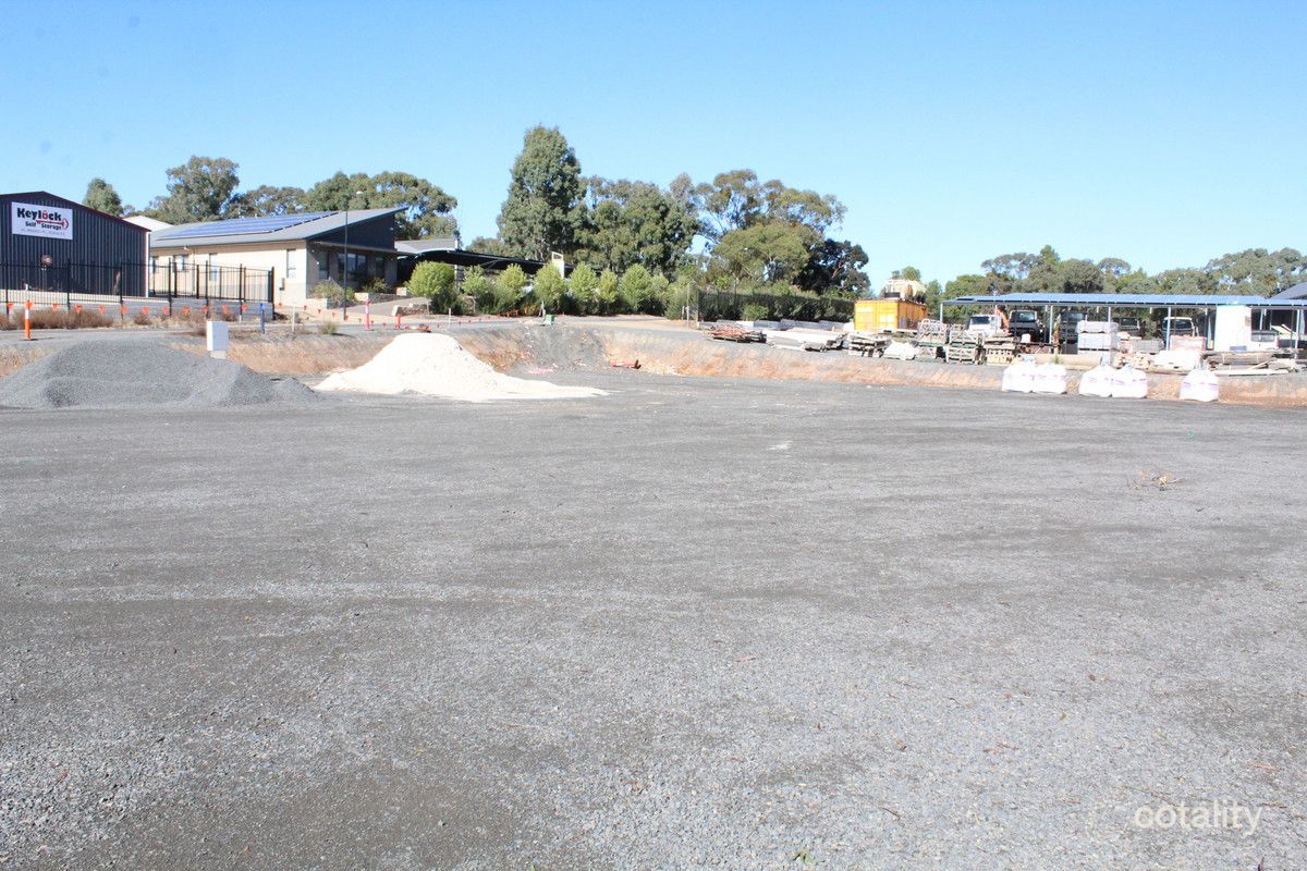 5 Alexander Ave, Clare, SA 5453