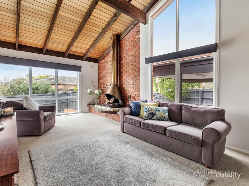 6 Solar Ct, Glen Waverley, VIC 3150