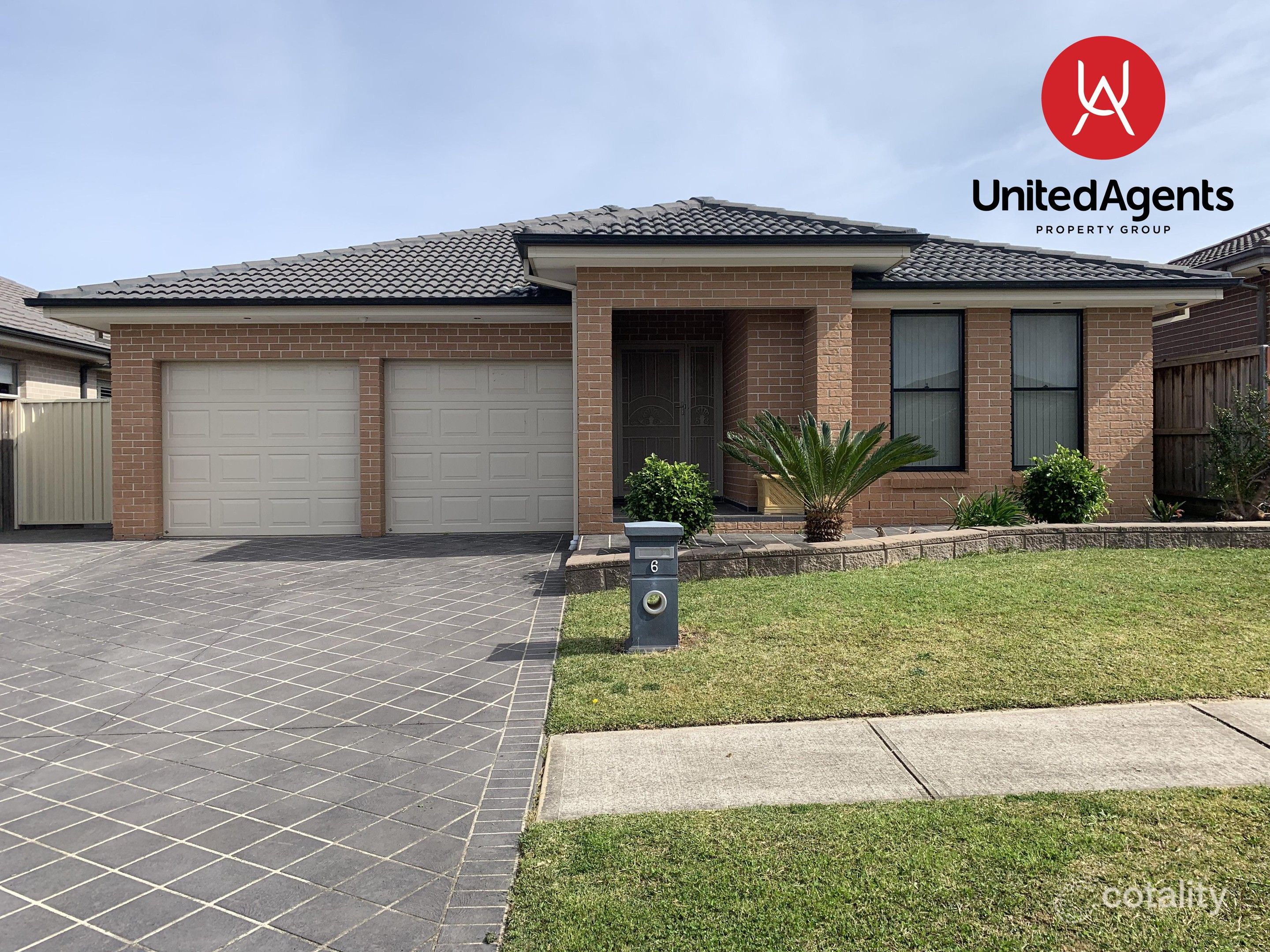 6 Merchant Way, Carnes Hill, NSW 2171
