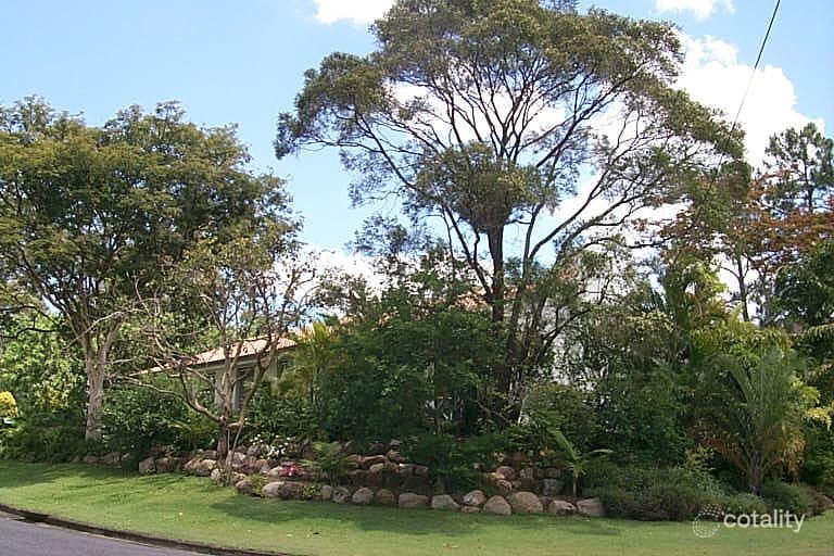 5 Jedburgh St, Kenmore, QLD 4069