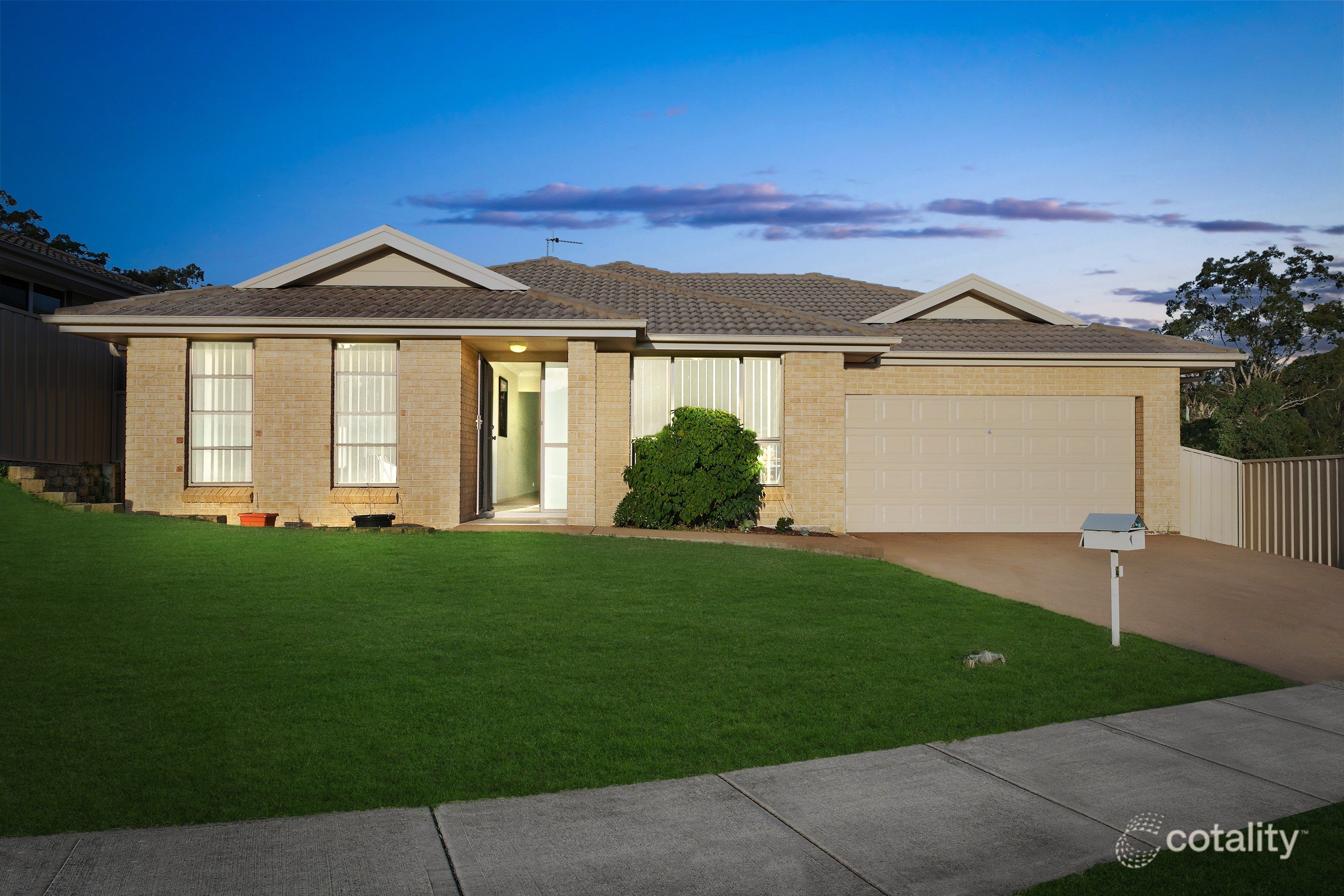 4 Yarra Pl, Wadalba, NSW 2259