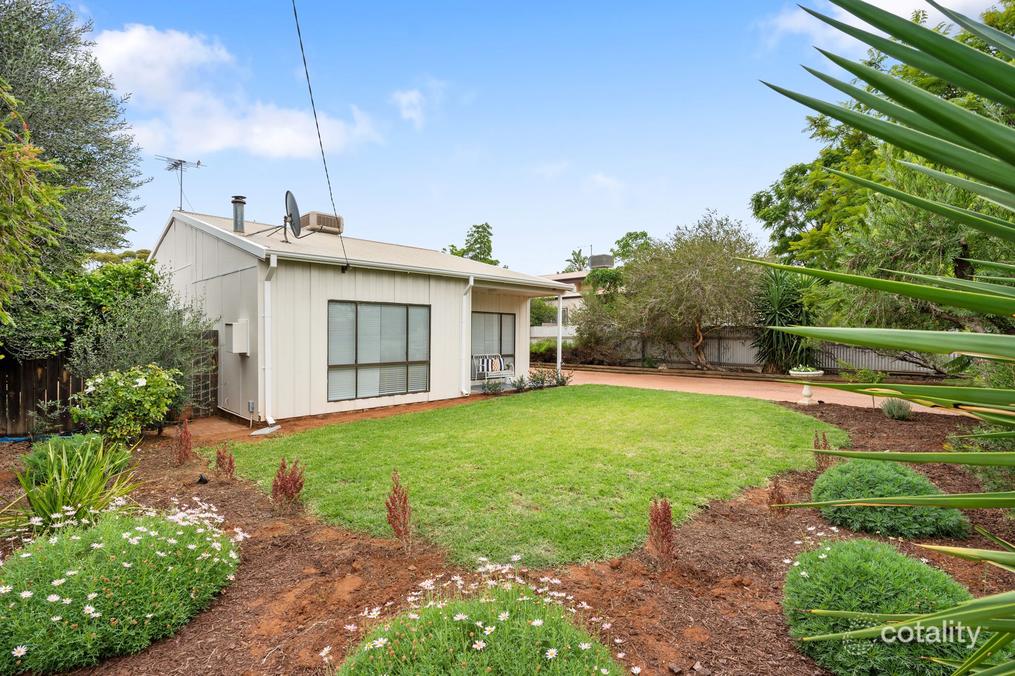 8 Addis St, Lamington, WA 6430
